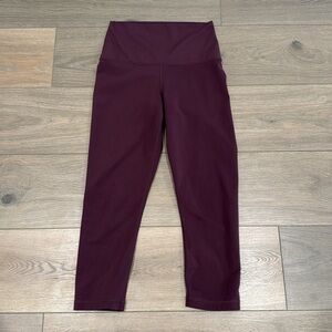 YOGALICIOUS LUX Plum Purple High-Rise‎ Cropped Capri Active Workout Pants Size M